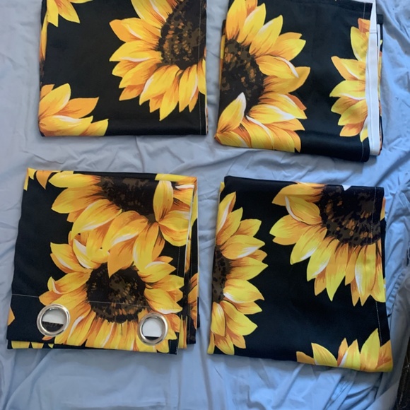 Sunflower curtains - Picture 3 of 3